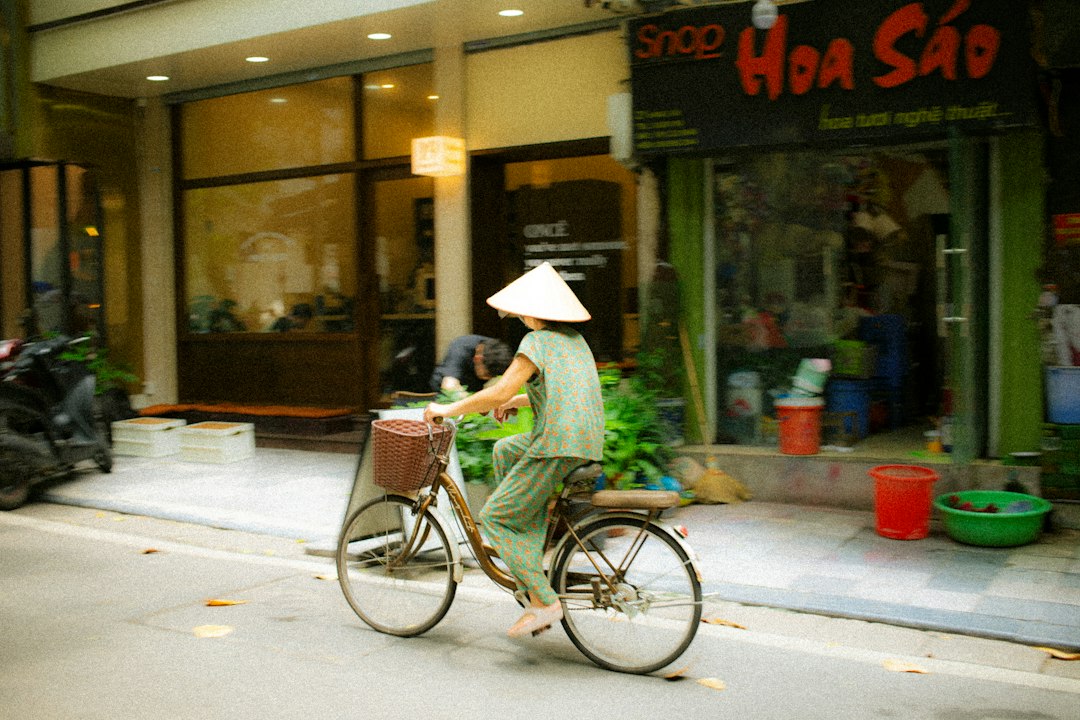 Nhịp sống trong phố cổ Hà Nội